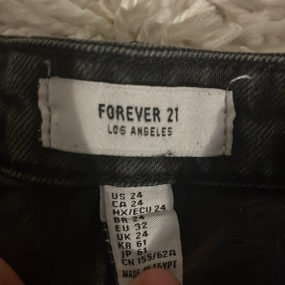 Forever 21 black jean shorts - Picture 2 of 3